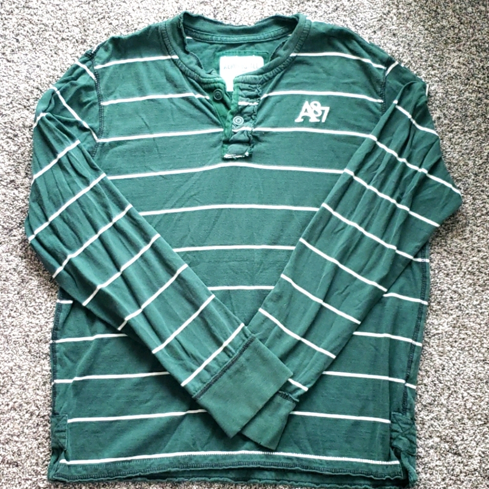 2/$15 | Mens pull-over | Long Sleeve